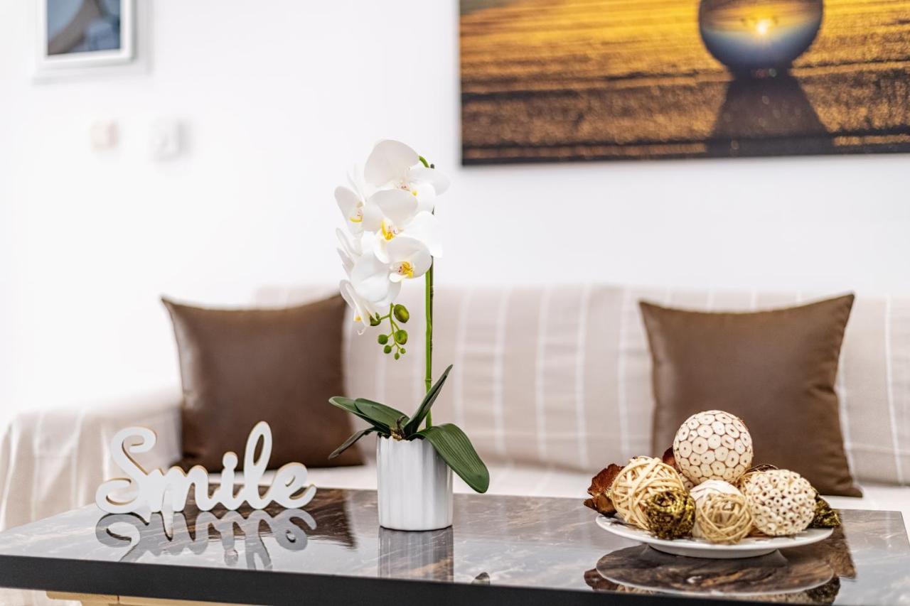 4You Luxury Apartments By Keyplanner Moraitika Dış mekan fotoğraf