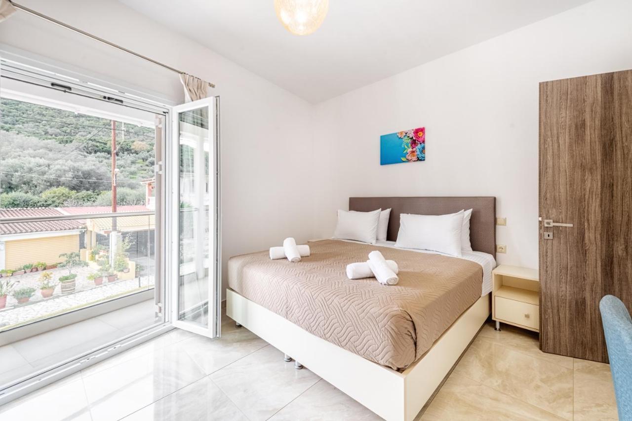 4You Luxury Apartments By Keyplanner Moraitika Dış mekan fotoğraf
